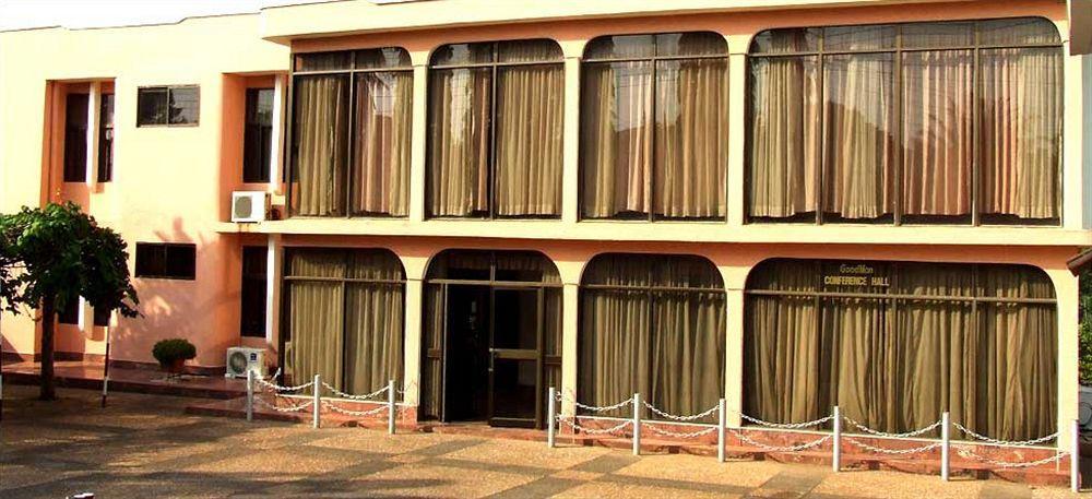 Pink Panther Kumasi Hotell Exteriör bild